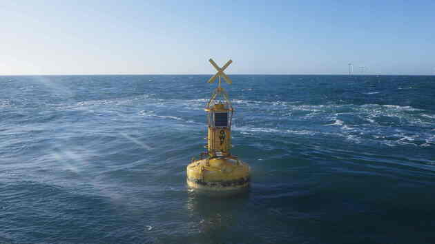 THV Galatea maintaining wind farm guard buoys